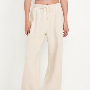 Old Navy: Extra high waisted, wide-leg sweatpant by So Comfy. Size XS.